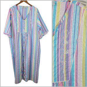 Vintage Housecoat Robe XXL Lightweight Midi Nightgown Pastel Rainbow Seersucker